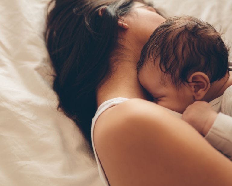Bercer bébé pour l'endormir