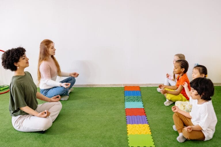 yoga parents enfants MONO PARENTHESE LYON 1 768x512